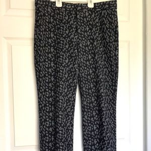 Banana Republic navy/white pant